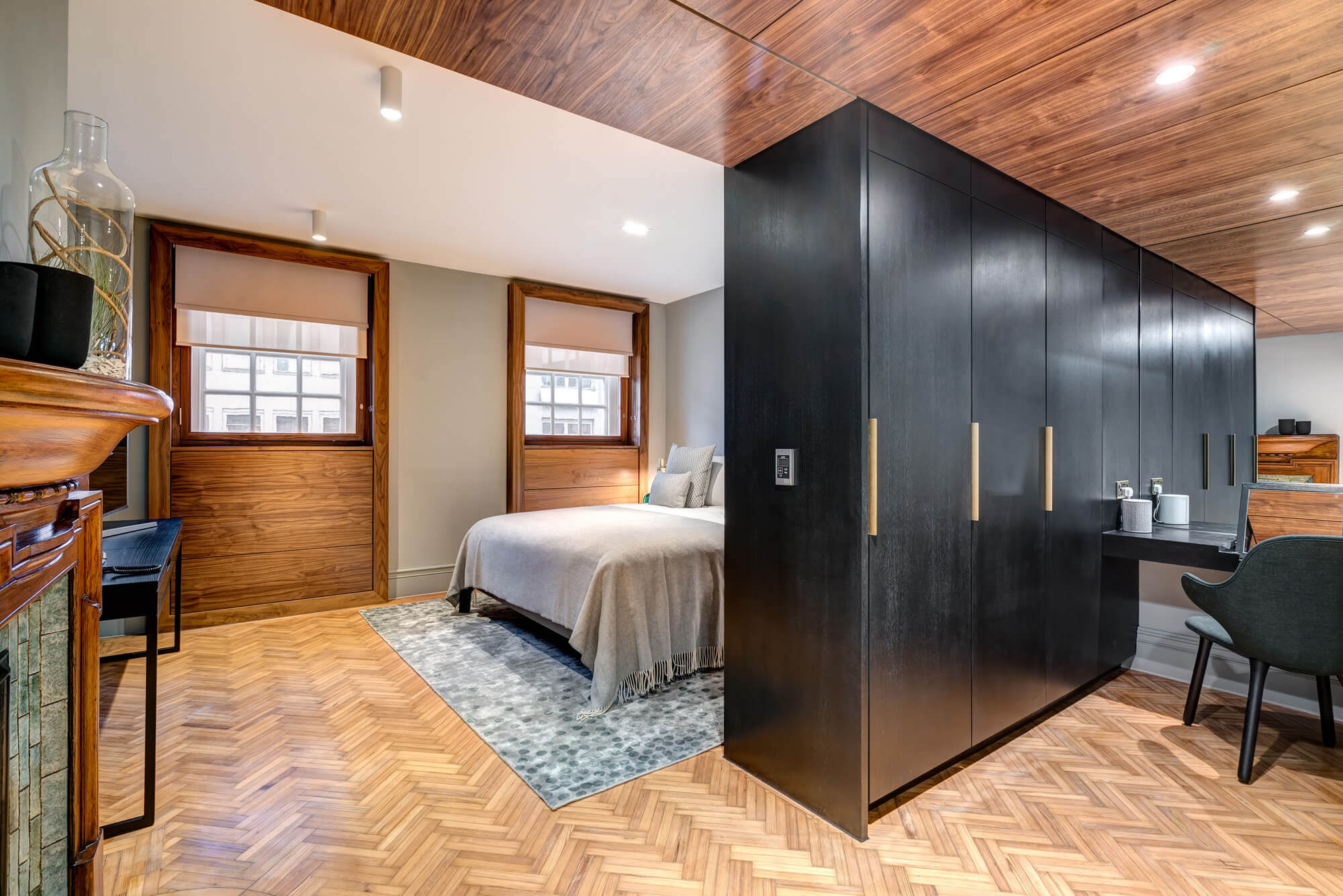 Bedroom in Temple Suite at Apex Temple Court Hotel